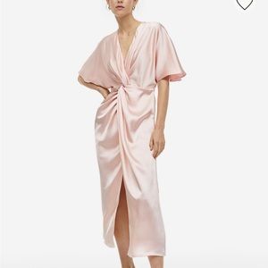 Classic dress, wear to a wedding, event or an evening out!